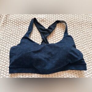 Lululemon sports bra size 10